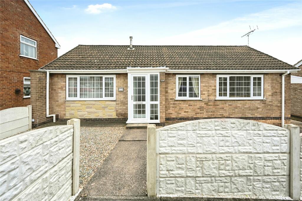 3 bedroom bungalow for sale in Fairlie Avenue, Mansfield
