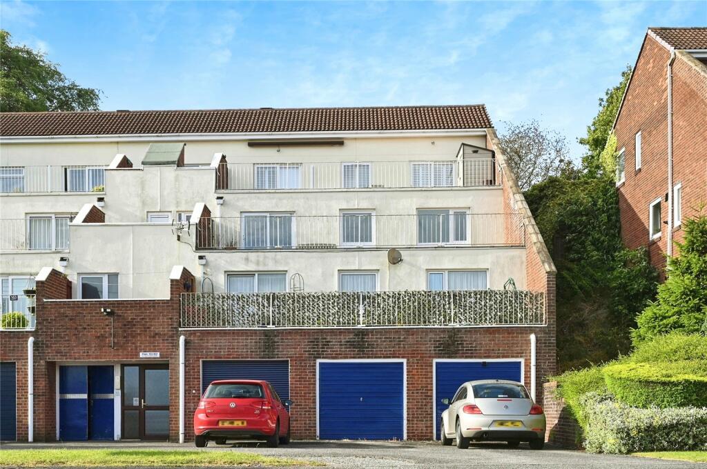 2 bedroom flat for sale in Skegby Lane, Mansfield, Nottinghamshire, NG19