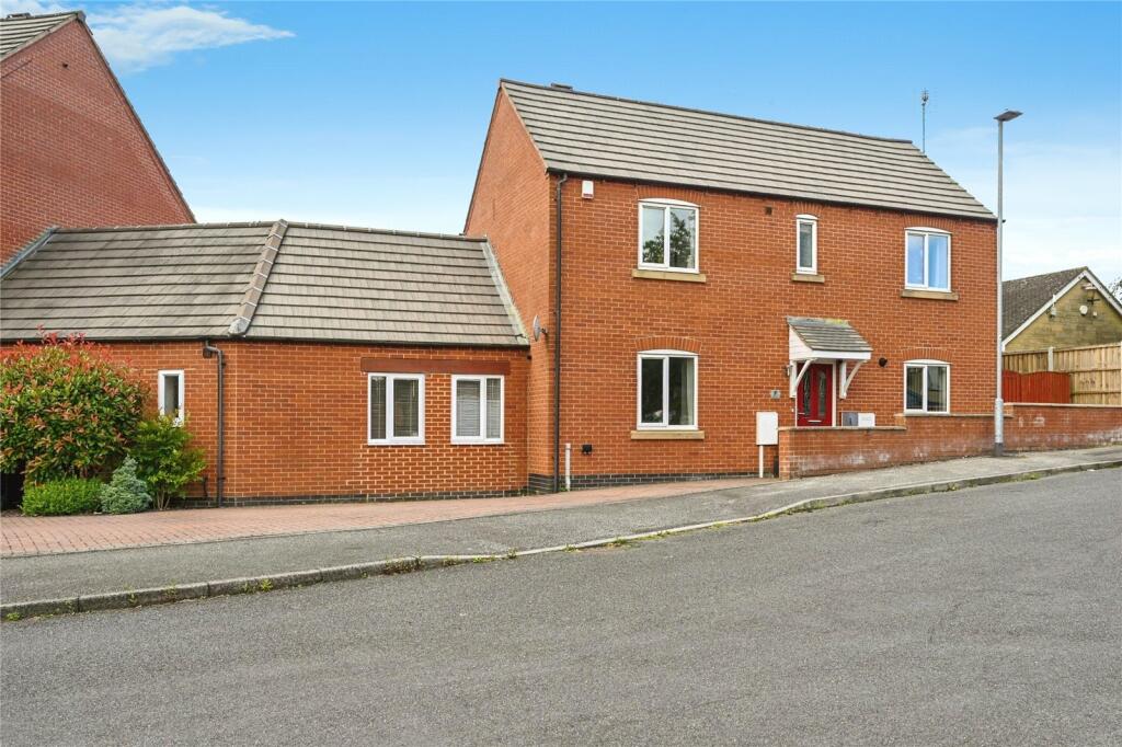 4 bedroom link detached house for sale in Eakring Close, Mansfield, NG18