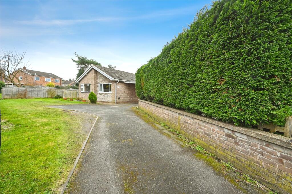 Main image of property: Dean Close, Mansfield, Nottinghamshire, NG18