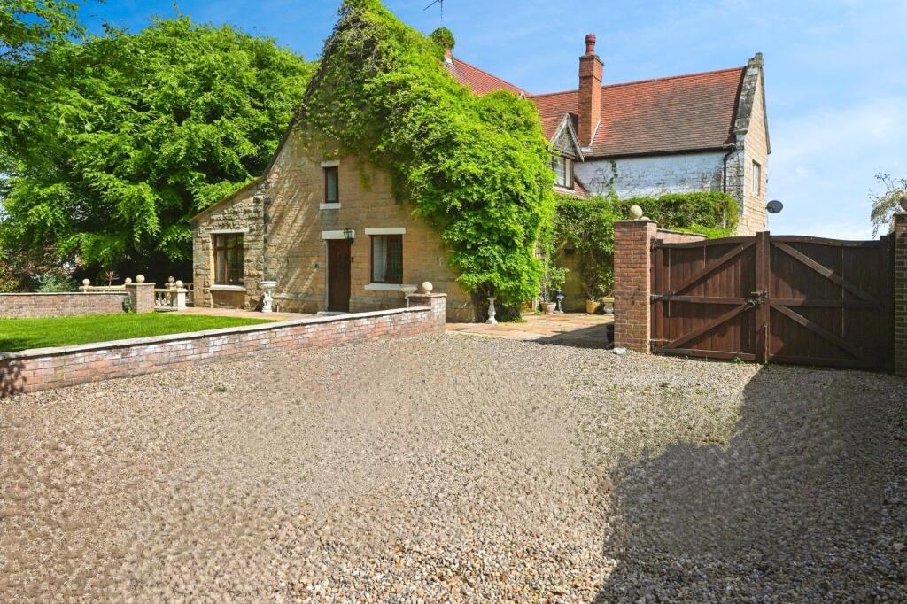 Main image of property: Leas Avenue, Pleasley, Mansfield, Derbyshire, NG19
