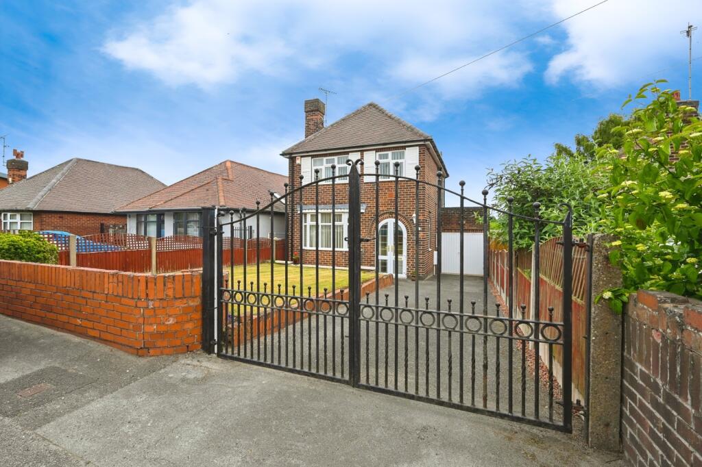 Main image of property: Chesterfield Road North, Mansfield, Nottinghamshire, NG19