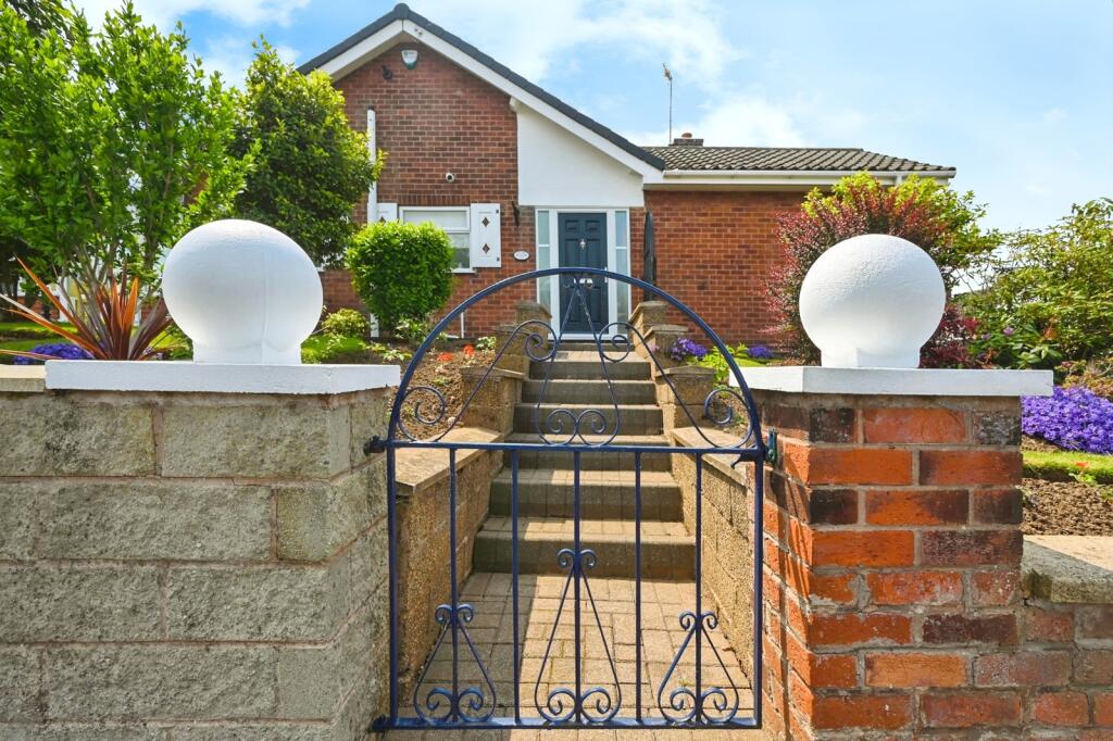 Main image of property: West Bank Lea, Mansfield, Nottinghamshire, NG19
