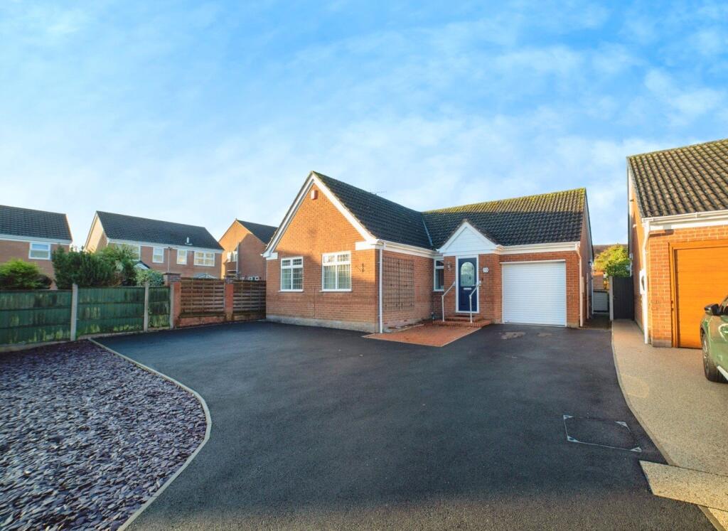 Main image of property: Cotswold Grove, Mansfield, Nottinghamshire, NG18