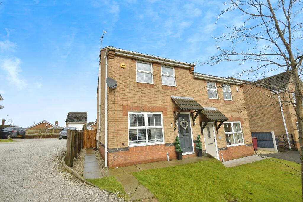 3 bedroom semidetached house for sale in Bluebell Close, Shirebrook, Mansfield, Derbyshire, NG20