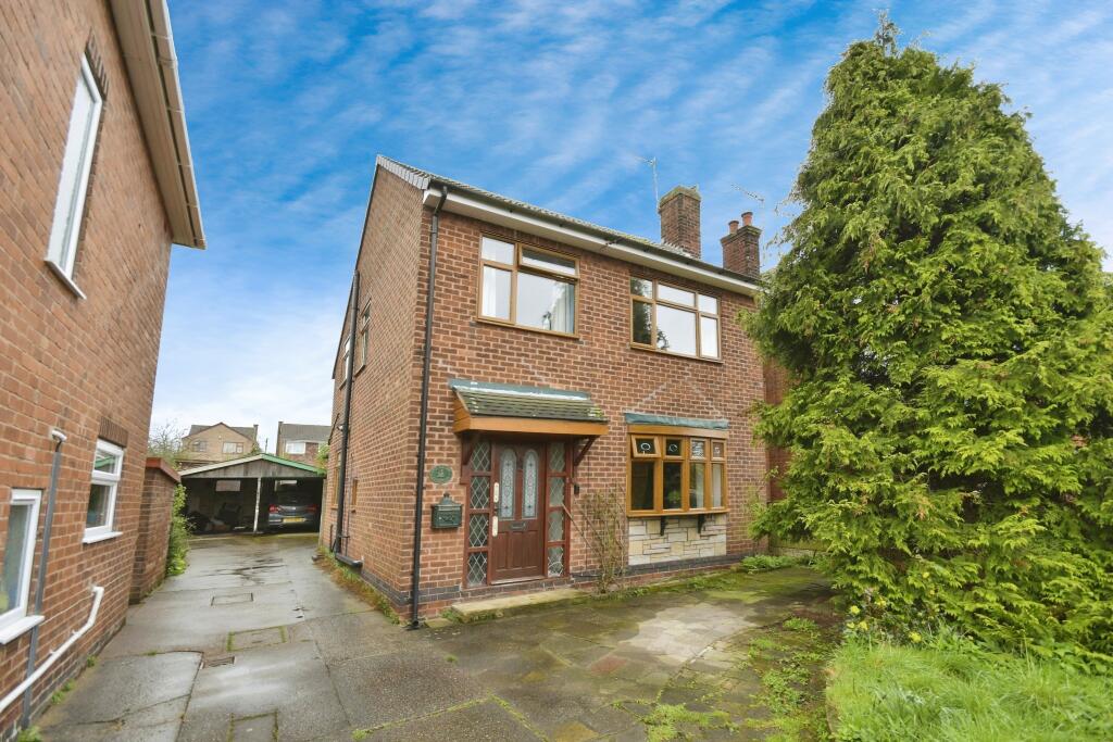 3 bedroom detached house for sale in Sherwood Street, Warsop, Mansfield