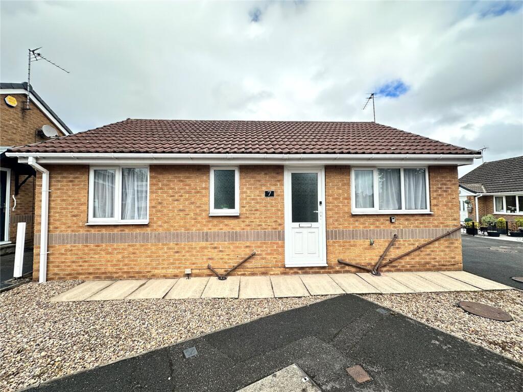 Main image of property: Park Hall Gardens, Mansfield Woodhouse, Mansfield, Nottinghamshire, NG19