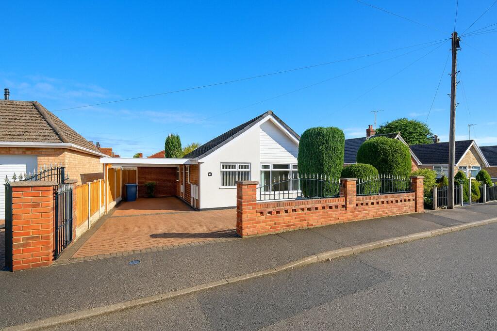 Main image of property: Burnt Oaks Close, Mansfield Woodhouse, Mansfield, Nottinghamshire, NG19