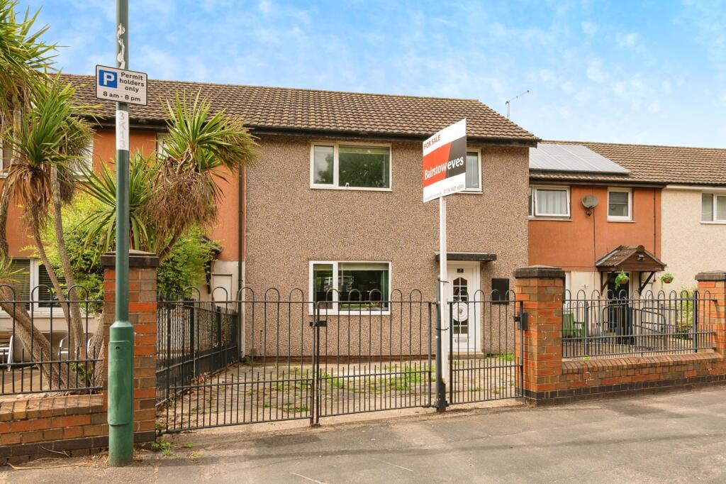 Main image of property: Kenmore Gardens, NOTTINGHAM, Nottinghamshire, NG3