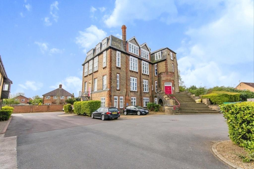 2 bedroom for sale in Phorpres House, 189 London Road