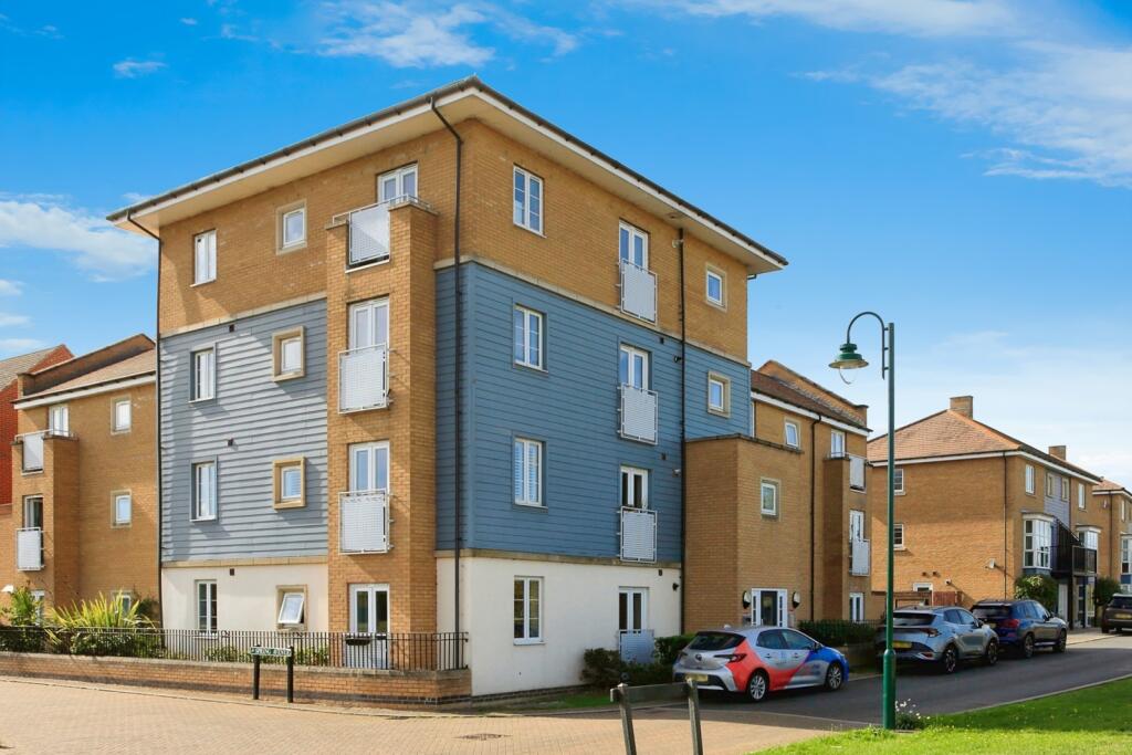 Main image of property: New Lakeside, Hampton Vale, Peterborough, Cambridgeshire, PE7