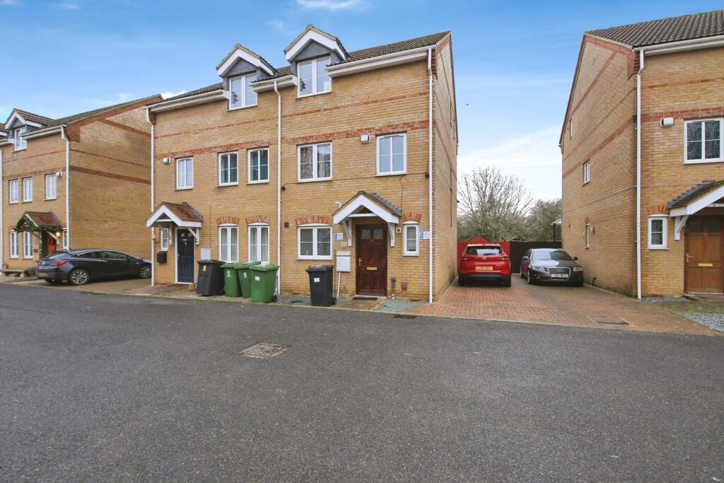 Main image of property: Phoenix Close, Peterborough, Cambridgeshire, PE2