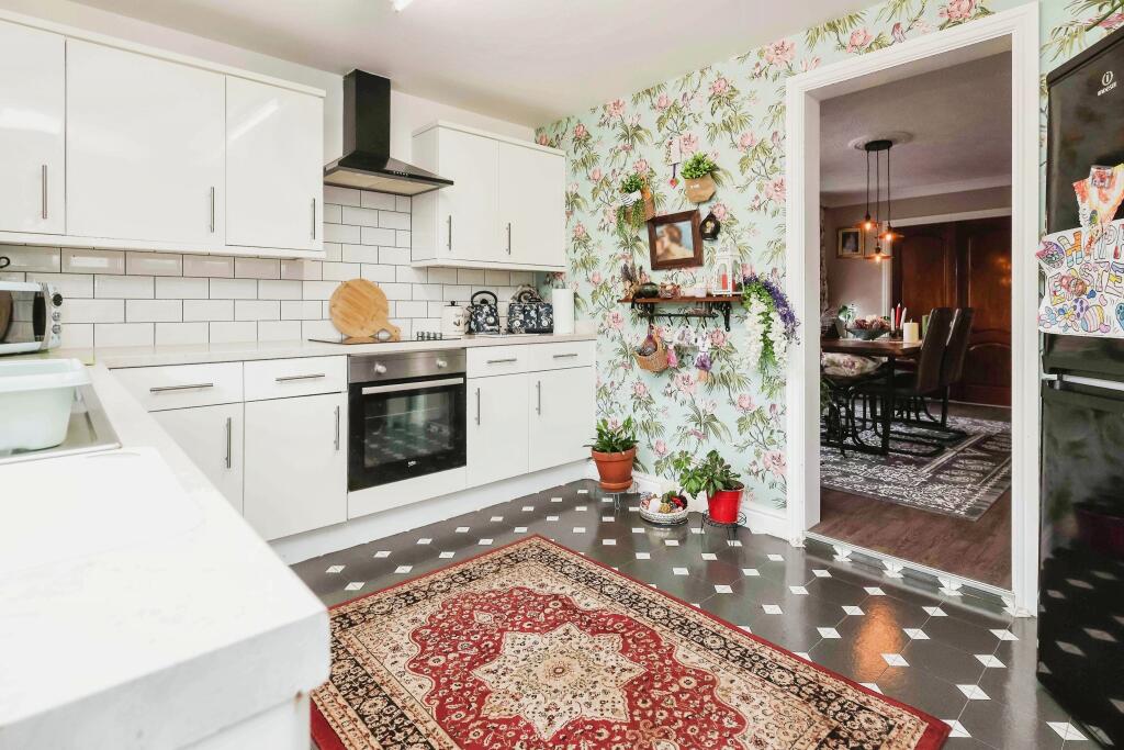 Additional property image - Central Avenue, Birmingham, West Midlands, B31