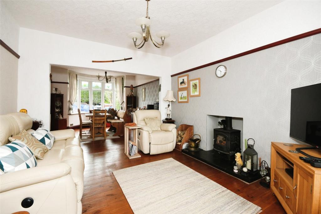 3 bedroom detached house for sale in Beck Lane, SuttoninAshfield