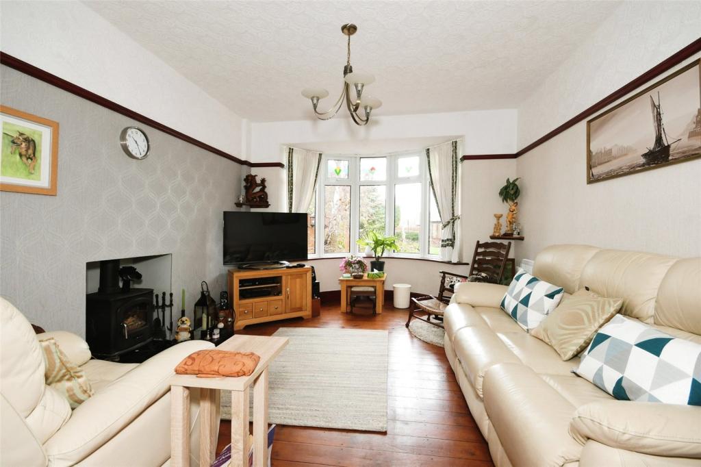 3 bedroom detached house for sale in Beck Lane, SuttoninAshfield