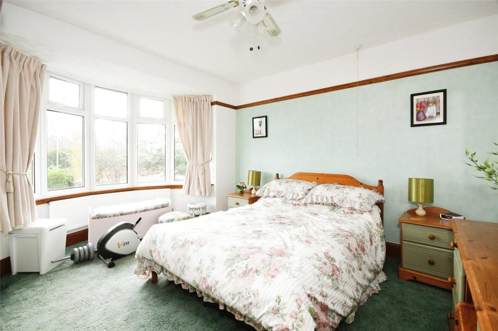 3 bedroom detached house for sale in Beck Lane, SuttoninAshfield