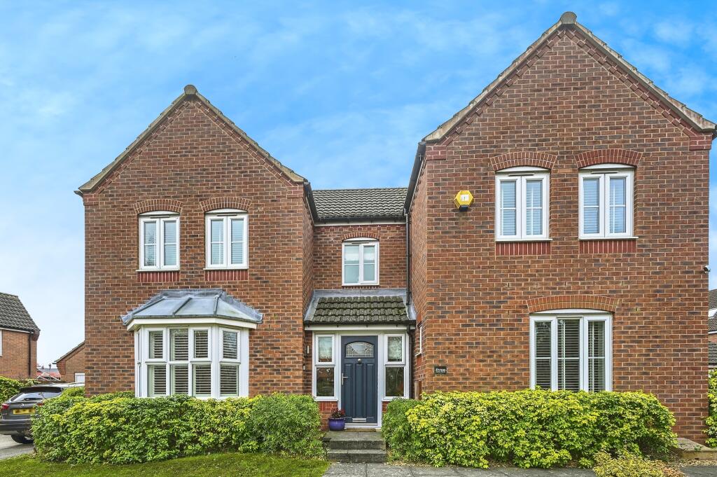 4 bedroom detached house for sale in Swallow Crescent, Ravenshead