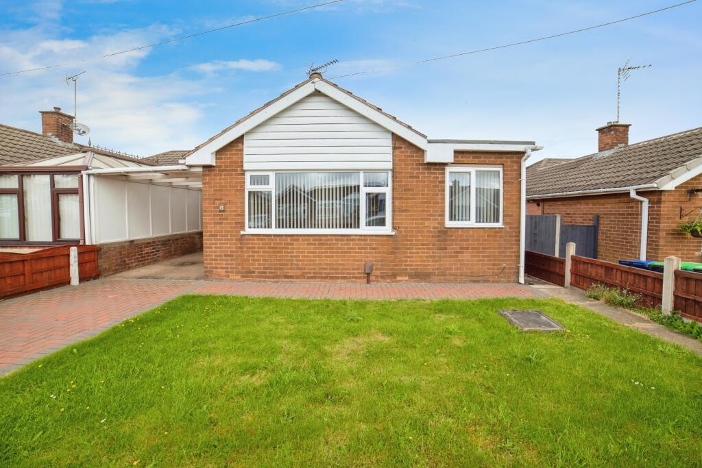 3 bedroom bungalow for sale in Rowan Croft, Huthwaite, Suttonin