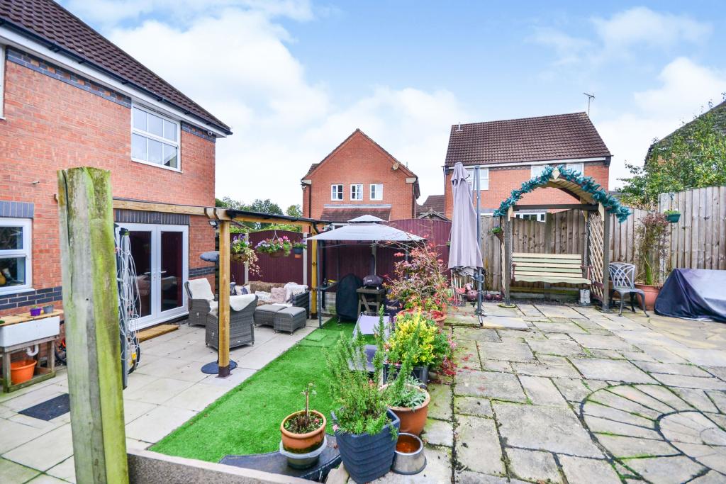 4 bedroom detached house for sale in Sudbury Drive, Huthwaite, Nottinghamshire, Notts, NG17