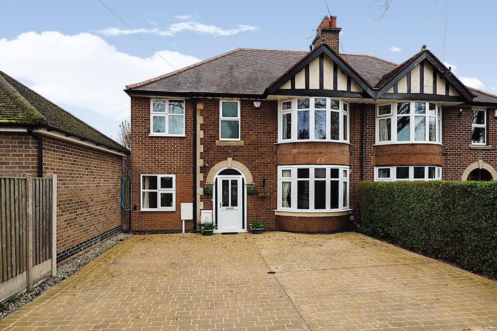 5 bedroom semi-detached house for sale in Russell Drive, Nottingham, Nottinghamshire, NG8