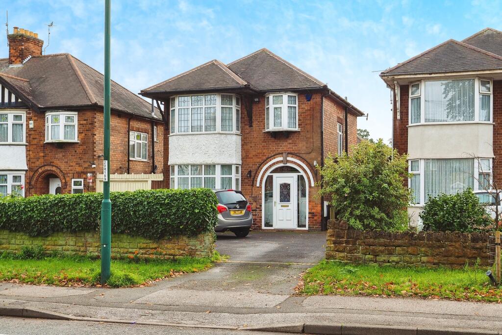 3 bedroom detached house for sale in Russell Drive, Nottingham