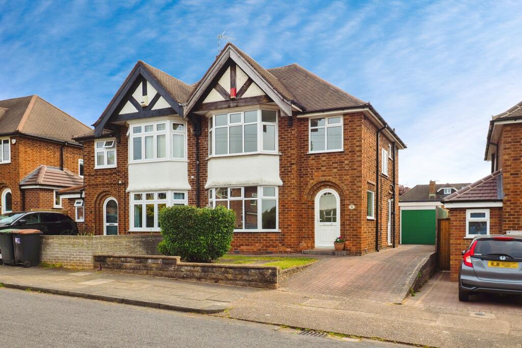 3 bedroom semidetached house for sale in Burnside Drive, Bramcote