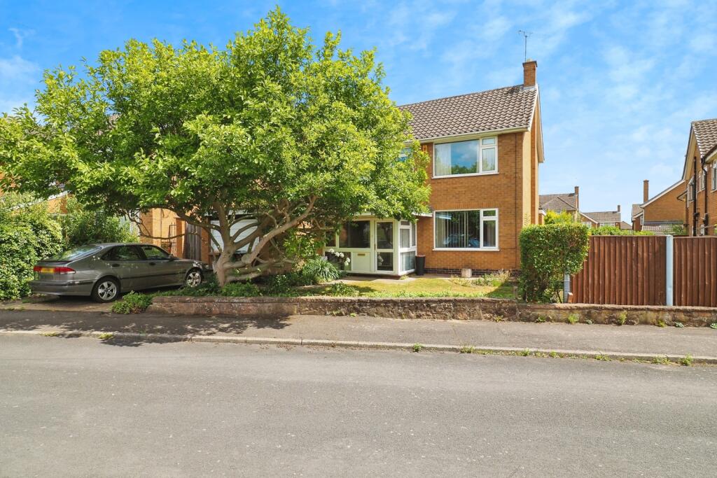 Main image of property: Hillsford Close, Wollaton, Nottingham, NG8