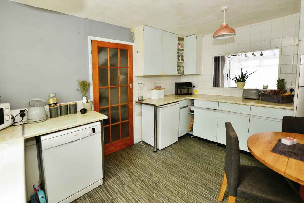 3 bedroom detached house for sale in Minter Close, Densole, Folkestone