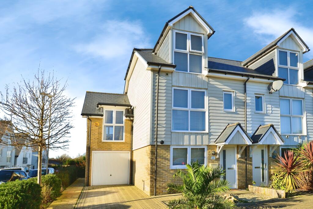 4 bedroom end of terrace house for sale in Eton Walk, Folkestone, CT19