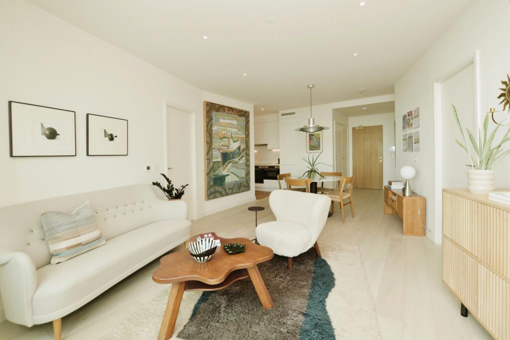 Additional property image - Shoreline Crescent, Folkestone, Kent, CT20