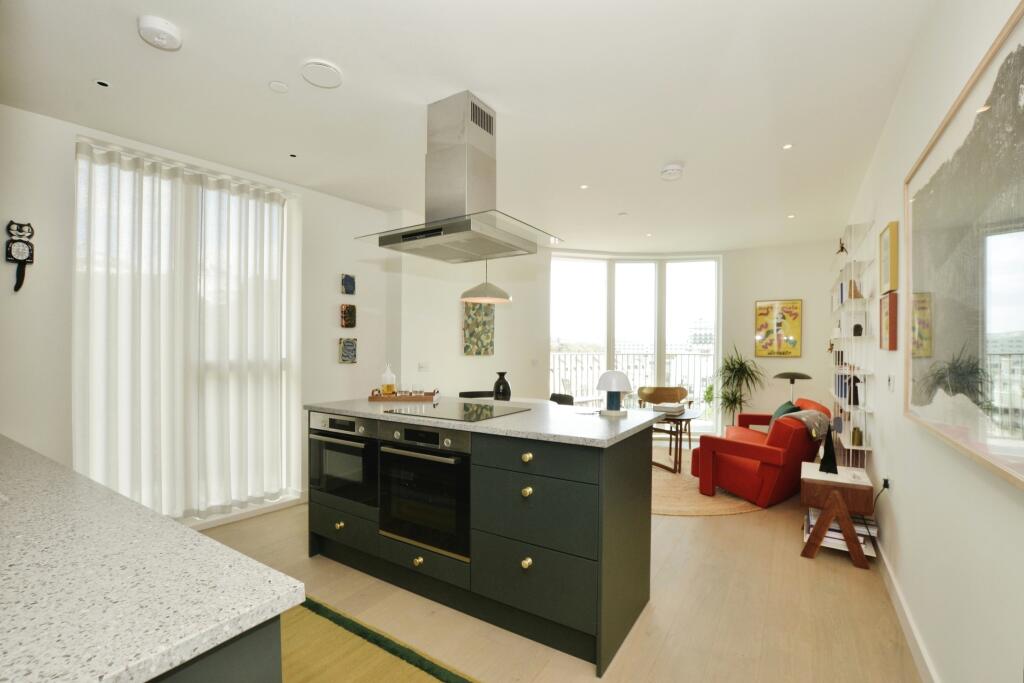 Additional property image - Shoreline Crescent, Folkestone, Kent, CT20