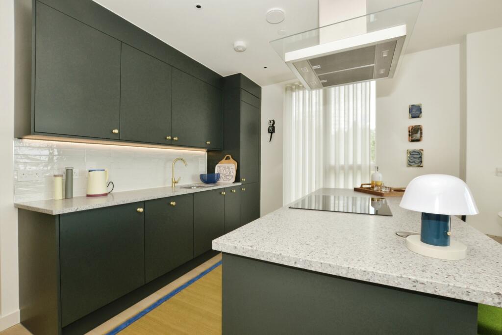 Additional property image - Shoreline Crescent, Folkestone, Kent, CT20