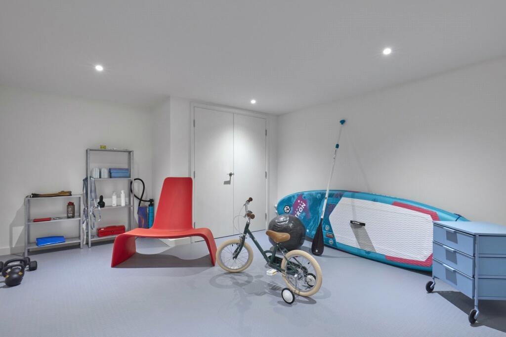 Additional property image - Shoreline Crescent, Folkestone, Kent, CT20