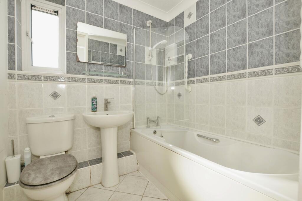 Additional property image - Sandgate High Street, Sandgate, Folkestone, Kent, CT20