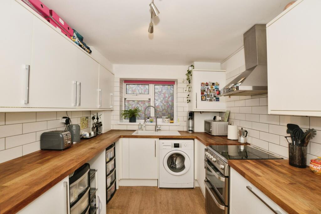 Additional property image - Hollands Avenue, Folkestone, Kent, CT19