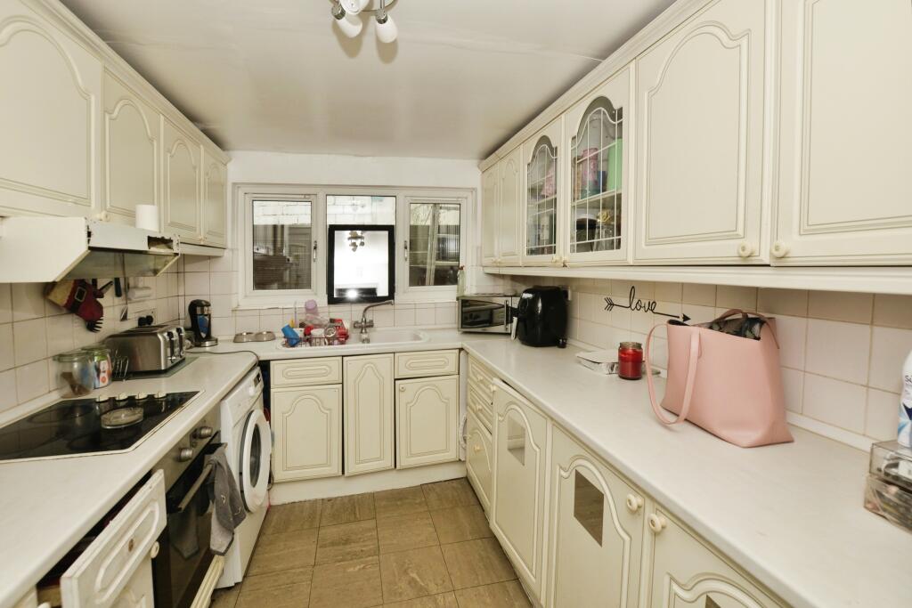 Additional property image - Pavilion Road, Folkestone, Kent, CT19