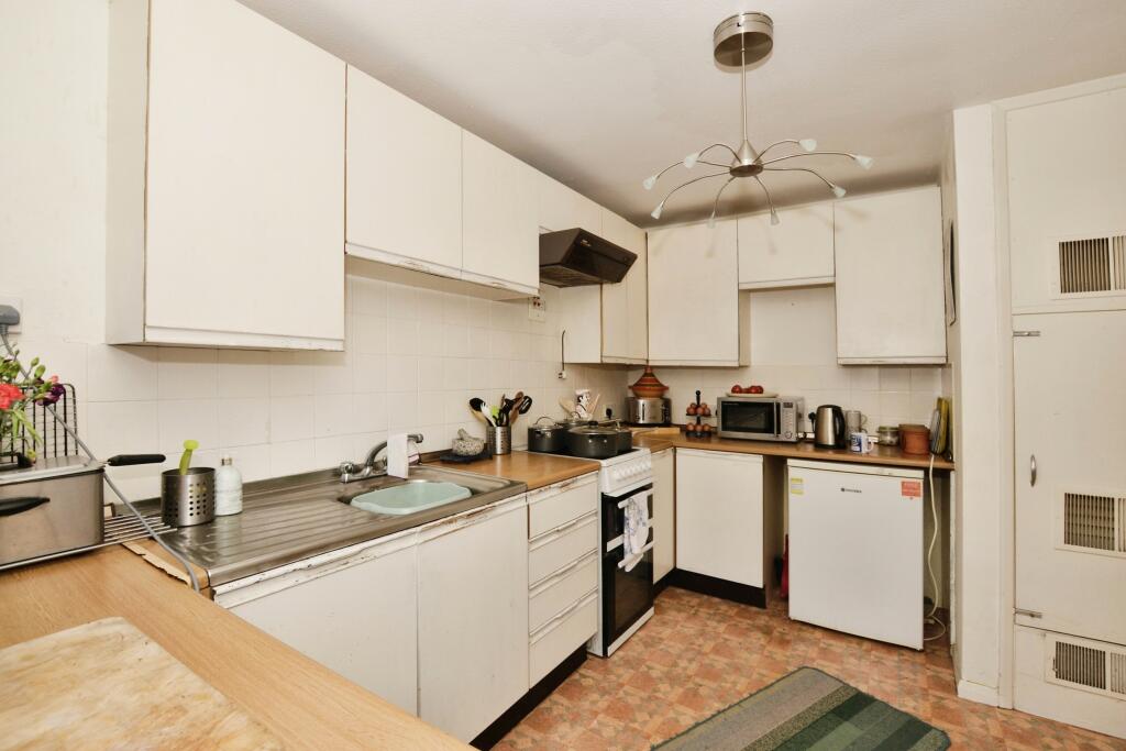 Additional property image - Brambley Crescent, Folkestone, Kent, CT20