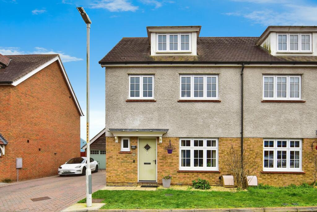 4 bedroom semidetached house for sale in Albion Drive, Larkfield