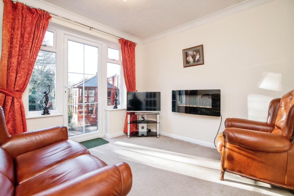 Additional property image - Woodridge Avenue, Quinton, Birmingham, West Midlands, B32