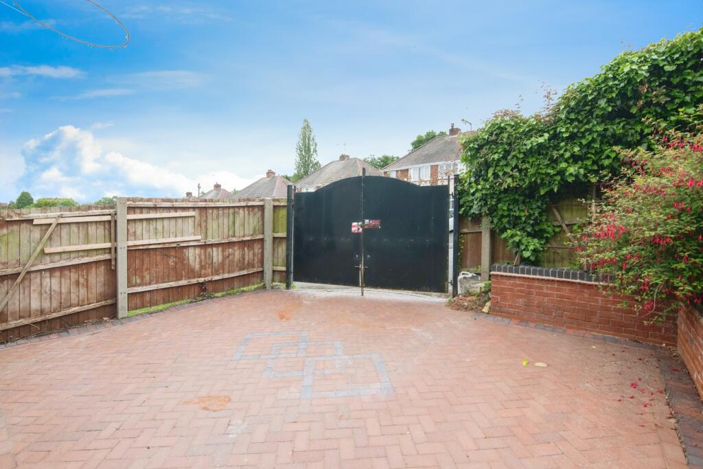 Additional property image - Barston Road, Oldbury, West Midlands, B68