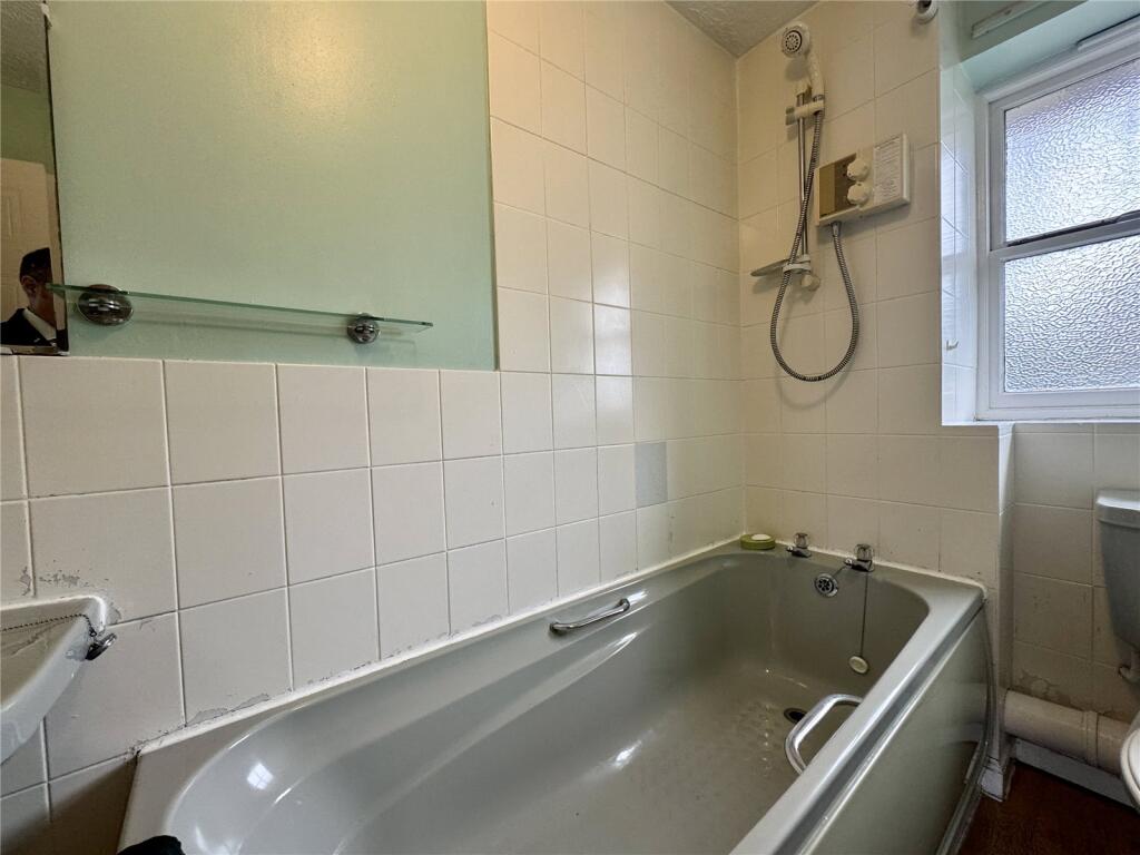 Additional property image - Woodridge Avenue, Quinton, Birmingham, West Midlands, B32