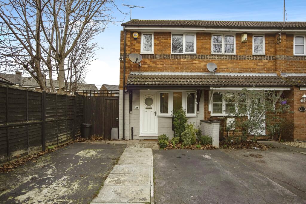 1 bedroom end of terrace house for sale in Medway Road, Gillingham