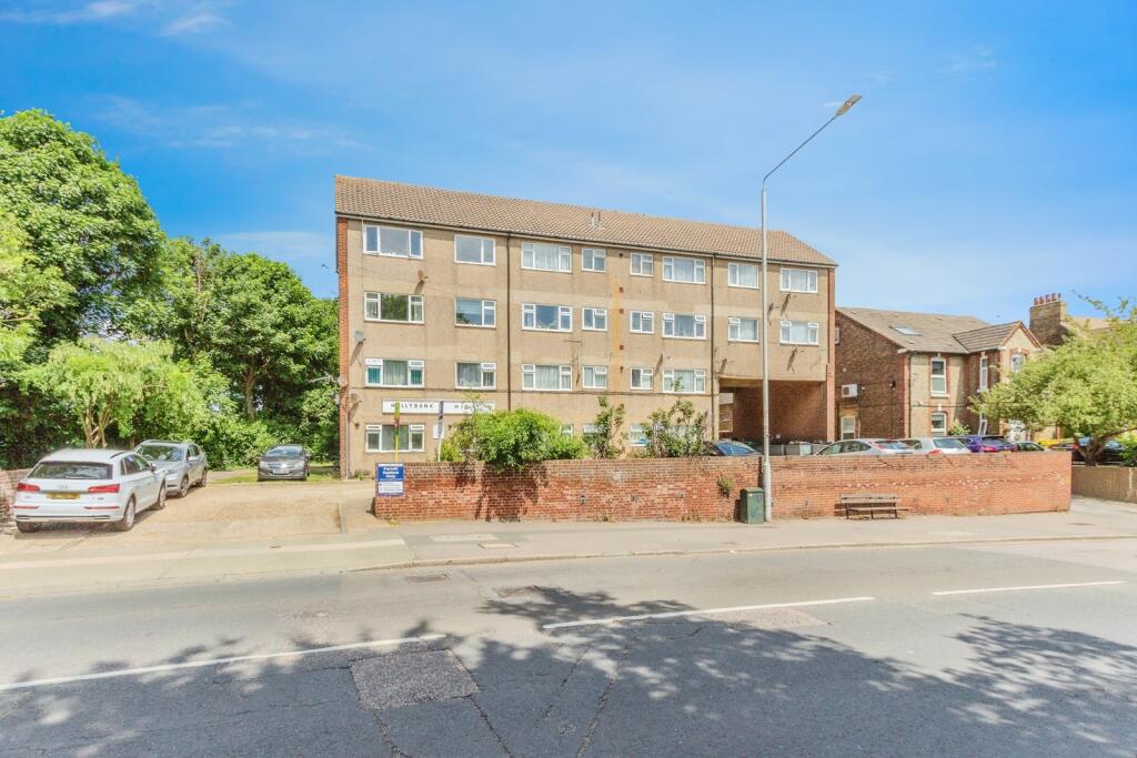 Main image of property: London Road, Sittingbourne, Kent, ME10