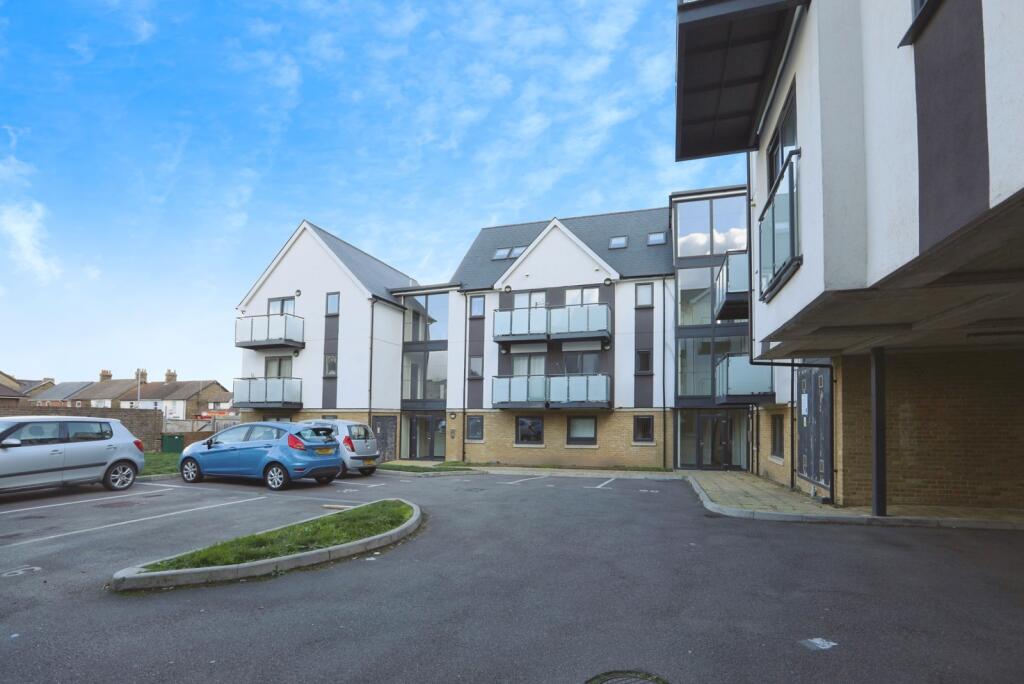 Main image of property: London Road, Sittingbourne, Kent, ME10