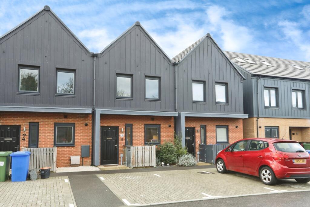 Main image of property: Pluto Close, Milton Regis, Sittingbourne, Kent, ME10