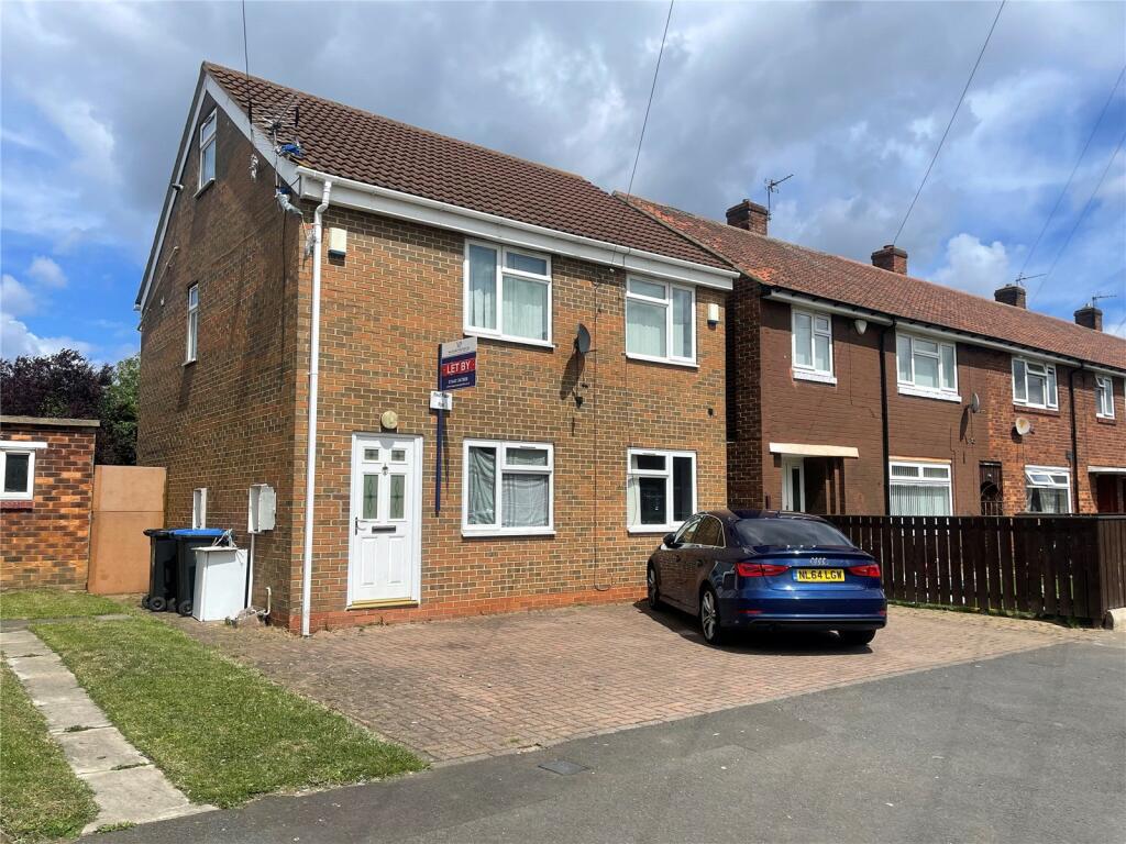 4 bedroom flat for sale in Sefton Road, Middlesbrough, North Yorkshire, TS3