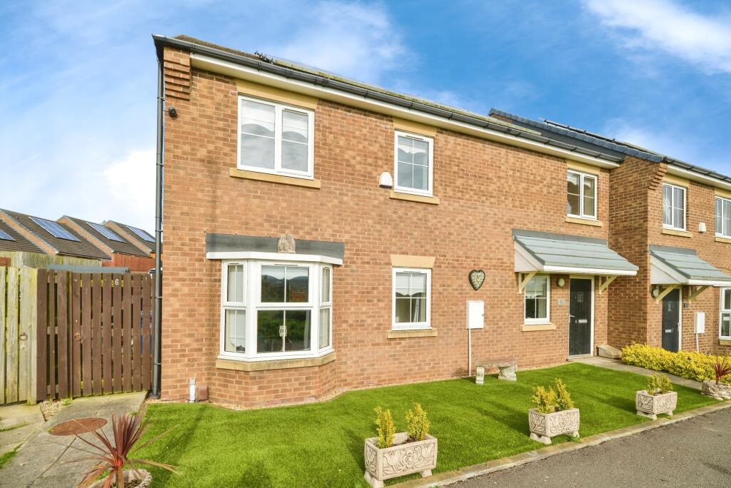 4 bedroom end of terrace house for sale in Golden Way, Loftus, Saltburn