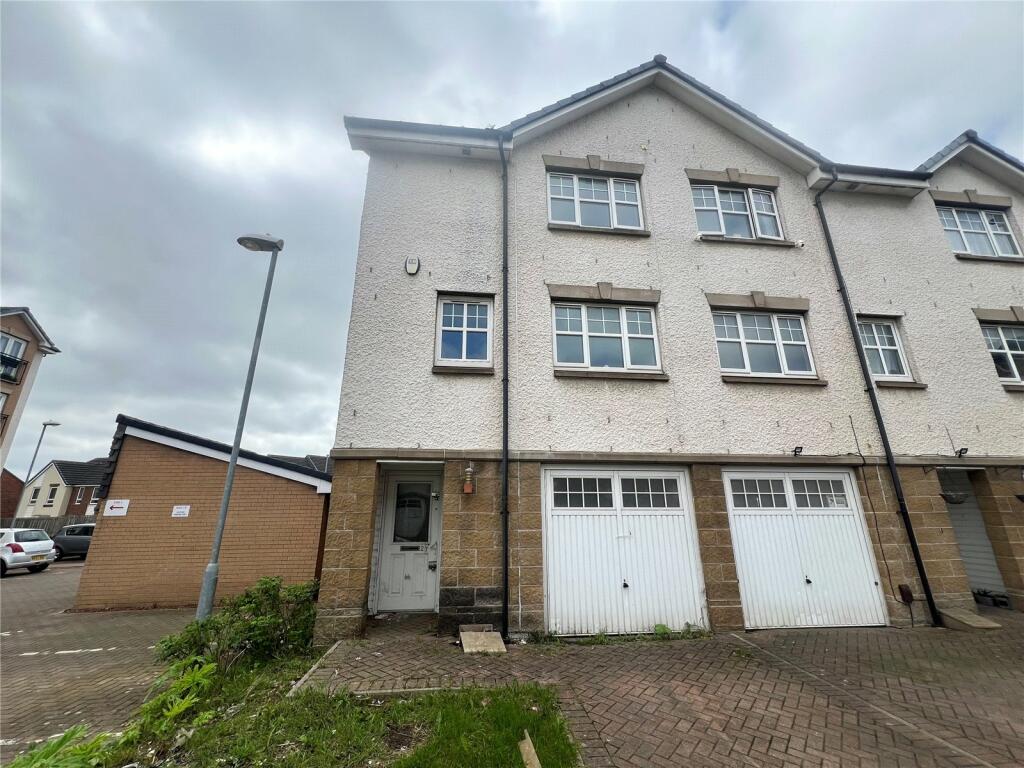 4 bedroom town house for sale in Sun Gardens, Thornaby, TS17