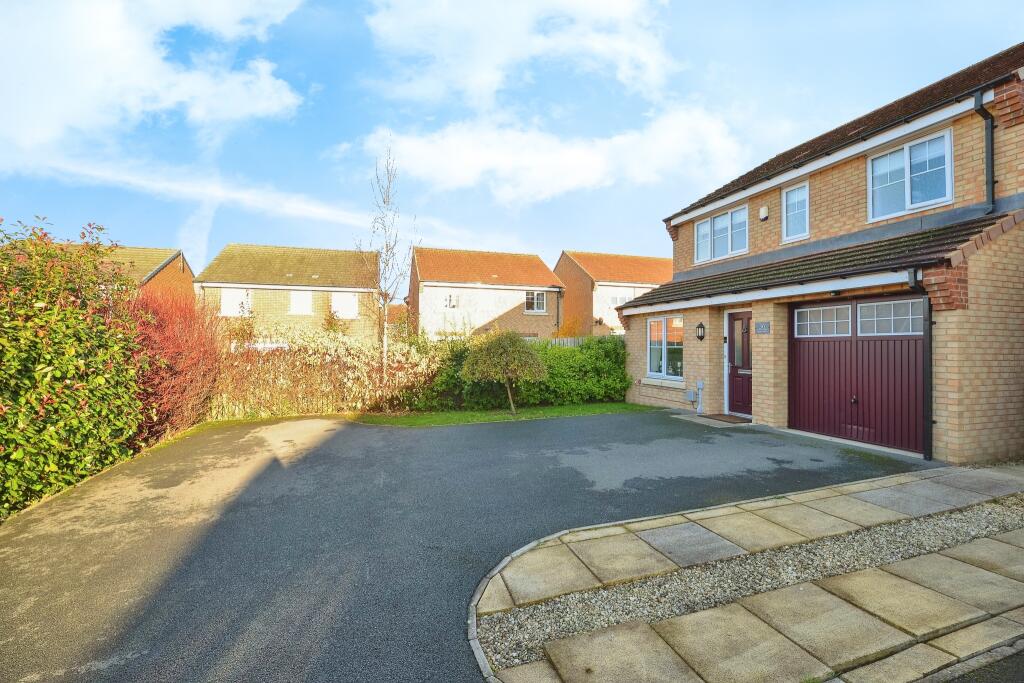 3 bedroom detached house for sale in Bramble Close, Stainton