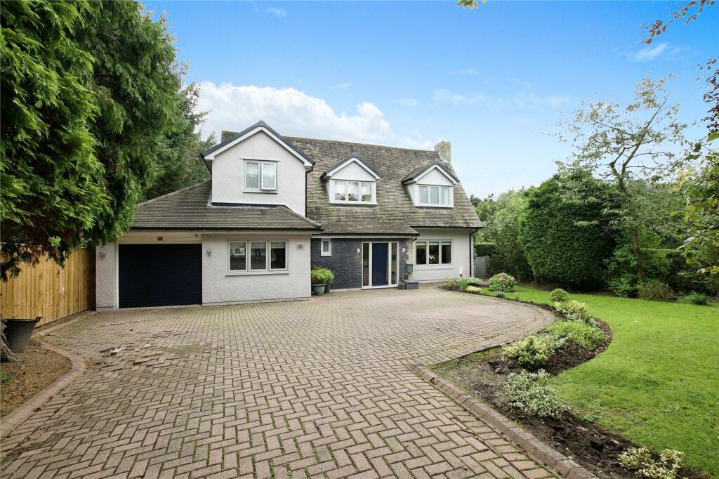 4 bedroom detached house for sale in Darras Road, Ponteland, Newcastle upon Tyne, Northumberland